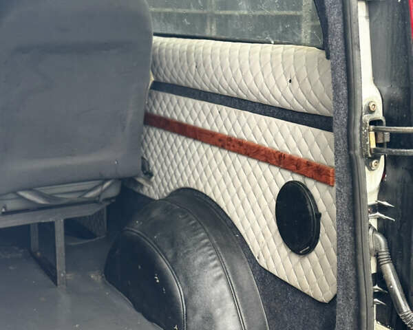 Белый Мерседес Вито, объемом двигателя 2.15 л и пробегом 785 тыс. км за 6600 $, фото 16 на Automoto.ua