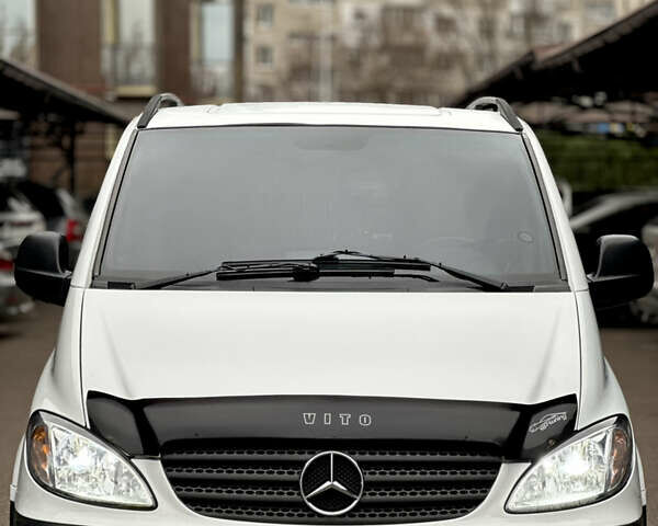 Білий Мерседес Віто, об'ємом двигуна 2.15 л та пробігом 310 тис. км за 7999 $, фото 1 на Automoto.ua