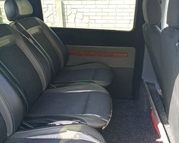 Мерседес Вито 2005 в Александрие на Automoto.ua Белый Мерседес Вито, объемом двигателя 2.15 л и пробегом 251 тыс. км за 6750 $, фото 4 на Automoto.ua