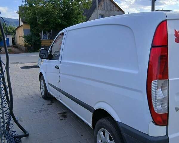 Білий Мерседес Віто, об'ємом двигуна 2.15 л та пробігом 600 тис. км за 3900 $, фото 3 на Automoto.ua