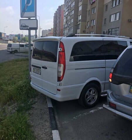 Белый Мерседес Вито, объемом двигателя 2.2 л и пробегом 540 тыс. км за 9000 $, фото 4 на Automoto.ua