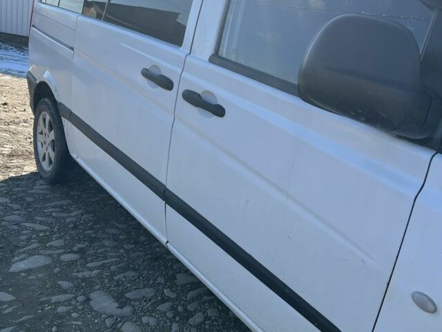 Белый Мерседес Вито, объемом двигателя 2.1 л и пробегом 342 тыс. км за 6200 $, фото 2 на Automoto.ua