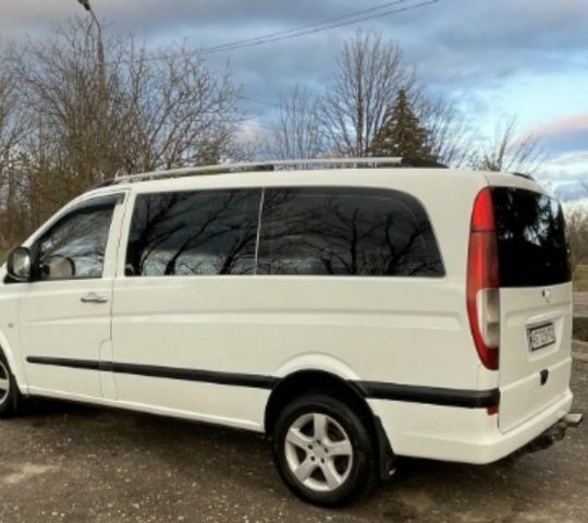 Белый Мерседес Вито, объемом двигателя 2.1 л и пробегом 420 тыс. км за 8900 $, фото 2 на Automoto.ua