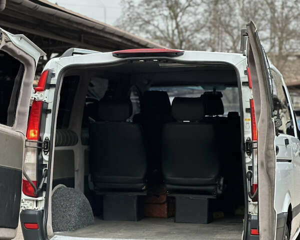 Білий Мерседес Віто, об'ємом двигуна 2.15 л та пробігом 310 тис. км за 7999 $, фото 13 на Automoto.ua