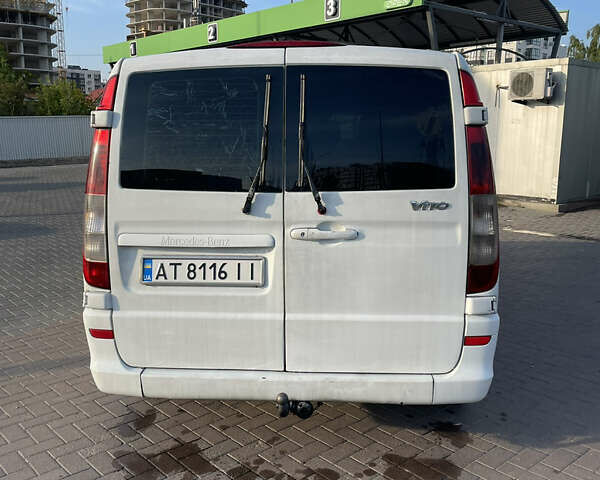 Белый Мерседес Вито, объемом двигателя 2.15 л и пробегом 700 тыс. км за 6000 $, фото 2 на Automoto.ua