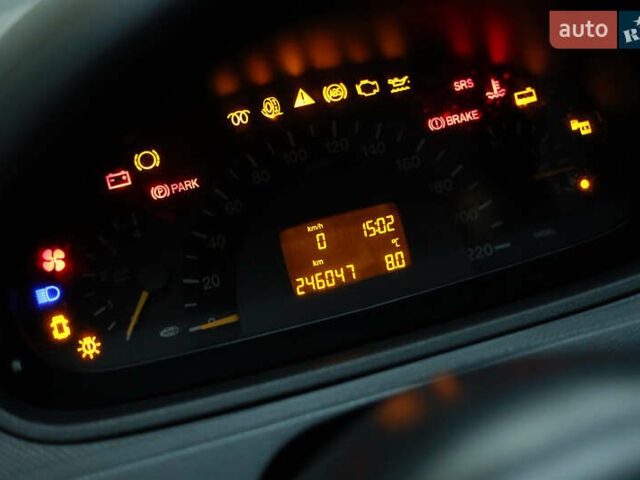 Белый Мерседес Вито, объемом двигателя 2.15 л и пробегом 246 тыс. км за 7299 $, фото 17 на Automoto.ua