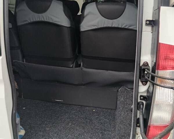 Білий Мерседес Віто, об'ємом двигуна 2.15 л та пробігом 198 тис. км за 8000 $, фото 4 на Automoto.ua