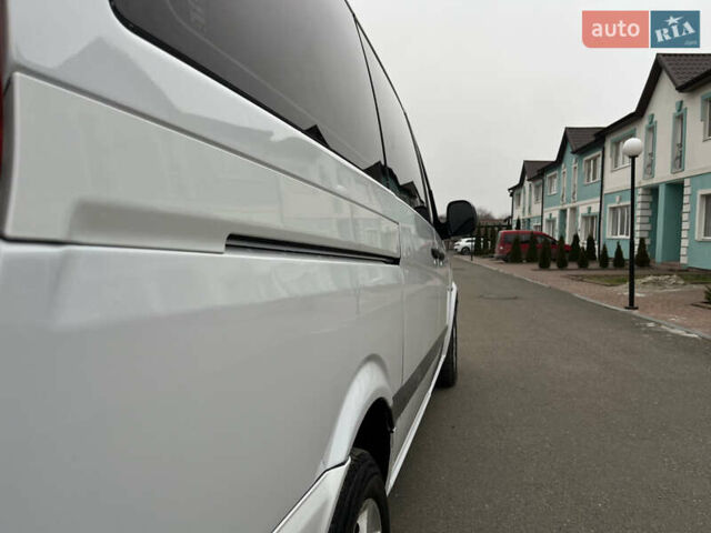 Білий Мерседес Віто, об'ємом двигуна 2.2 л та пробігом 288 тис. км за 7500 $, фото 22 на Automoto.ua
