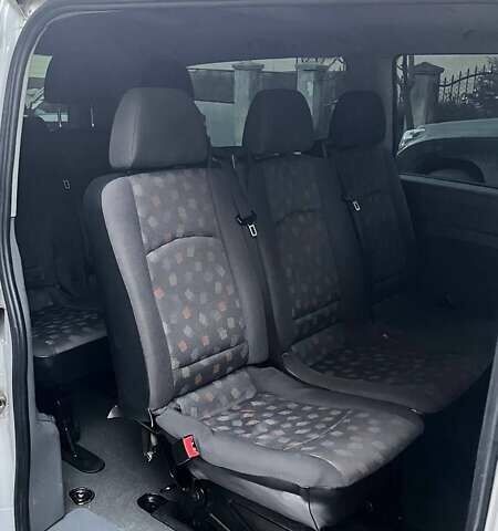 Белый Мерседес Вито, объемом двигателя 2.15 л и пробегом 428 тыс. км за 8000 $, фото 5 на Automoto.ua