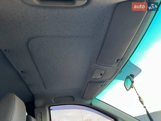 Белый Мерседес Вито, объемом двигателя 2.2 л и пробегом 416 тыс. км за 7450 $, фото 37 на Automoto.ua