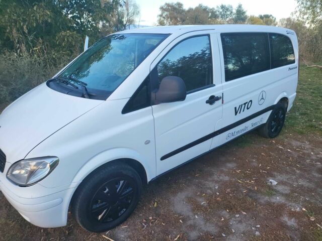 Белый Мерседес Вито, объемом двигателя 2.2 л и пробегом 300 тыс. км за 6200 $, фото 7 на Automoto.ua