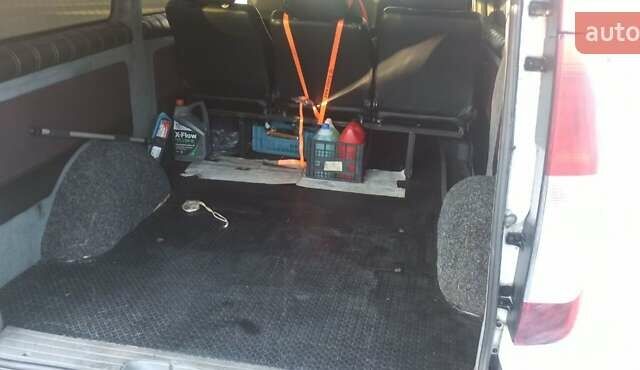 Белый Мерседес Вито, объемом двигателя 2.15 л и пробегом 362 тыс. км за 6250 $, фото 24 на Automoto.ua