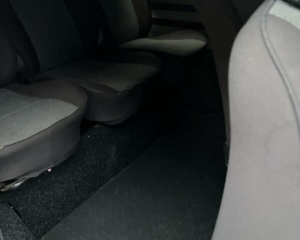 Белый Мерседес Вито, объемом двигателя 2.1 л и пробегом 292 тыс. км за 6700 $, фото 2 на Automoto.ua