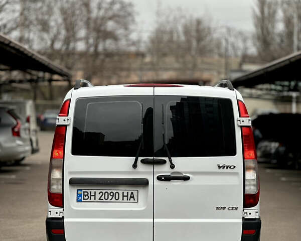 Білий Мерседес Віто, об'ємом двигуна 2.15 л та пробігом 310 тис. км за 7999 $, фото 10 на Automoto.ua