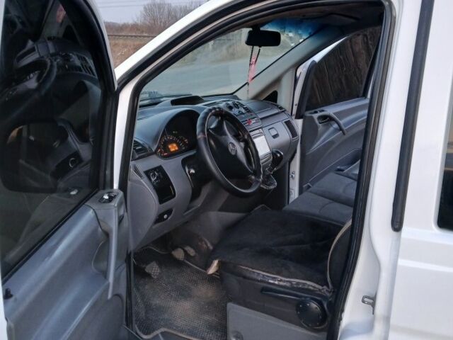 Білий Мерседес Віто, об'ємом двигуна 2.2 л та пробігом 300 тис. км за 7200 $, фото 6 на Automoto.ua