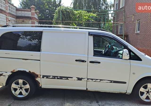 Белый Мерседес Вито, объемом двигателя 2.2 л и пробегом 627 тыс. км за 5000 $, фото 5 на Automoto.ua