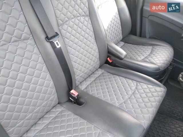 Белый Мерседес Вито, объемом двигателя 2.15 л и пробегом 405 тыс. км за 6800 $, фото 6 на Automoto.ua