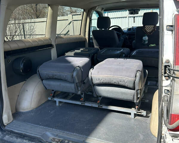 Белый Мерседес Вито, объемом двигателя 2.15 л и пробегом 461 тыс. км за 5700 $, фото 11 на Automoto.ua