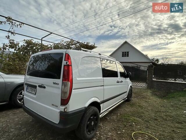 Белый Мерседес Вито, объемом двигателя 2.15 л и пробегом 402 тыс. км за 5700 $, фото 3 на Automoto.ua