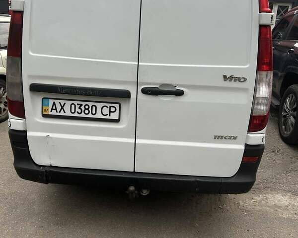 Белый Мерседес Вито, объемом двигателя 2.15 л и пробегом 590 тыс. км за 5500 $, фото 1 на Automoto.ua