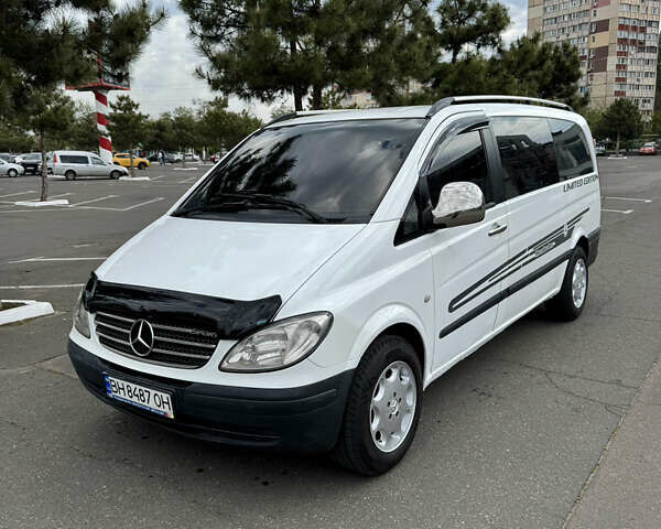 Белый Мерседес Вито, объемом двигателя 2.15 л и пробегом 270 тыс. км за 6999 $, фото 1 на Automoto.ua