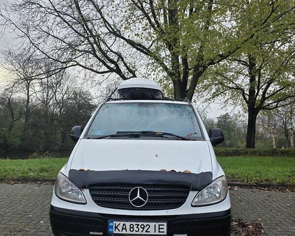Белый Мерседес Вито, объемом двигателя 2.15 л и пробегом 468 тыс. км за 12167 $, фото 1 на Automoto.ua