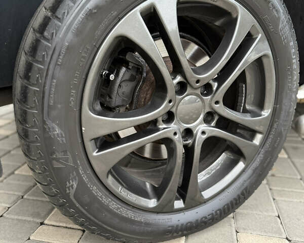 Белый Мерседес Вито, объемом двигателя 2.15 л и пробегом 371 тыс. км за 7900 $, фото 9 на Automoto.ua