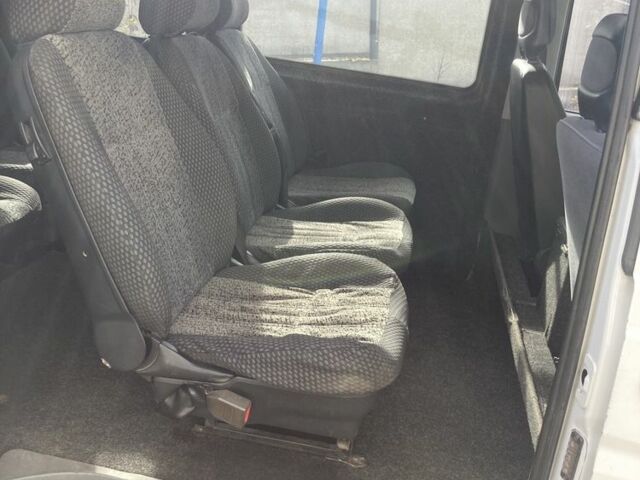 Белый Мерседес Вито, объемом двигателя 2.1 л и пробегом 322 тыс. км за 8000 $, фото 6 на Automoto.ua