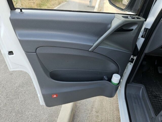 Білий Мерседес Віто, об'ємом двигуна 2.1 л та пробігом 370 тис. км за 7200 $, фото 22 на Automoto.ua