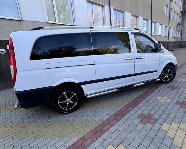 Мерседес Вито 2006 в Житомире на Automoto.ua Белый Мерседес Вито, объемом двигателя 2.1 л и пробегом 266 тыс. км за 7777 $, фото 4 на Automoto.ua