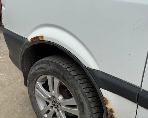 Белый Мерседес Вито, объемом двигателя 2.15 л и пробегом 323 тыс. км за 5200 $, фото 6 на Automoto.ua