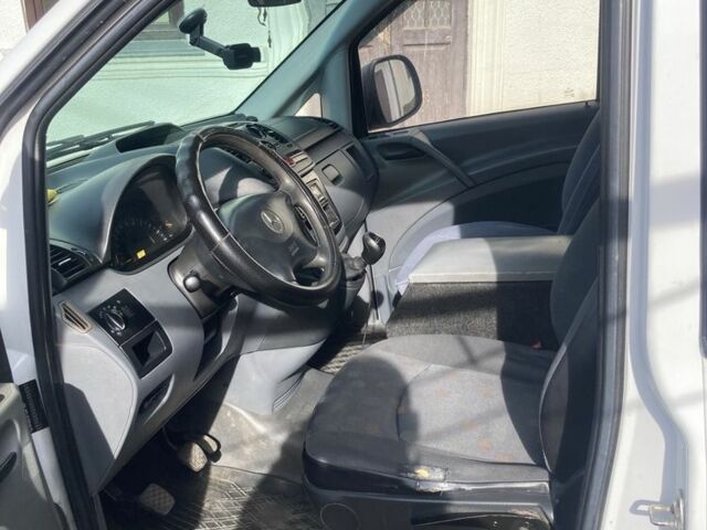 Белый Мерседес Вито, объемом двигателя 2.1 л и пробегом 322 тыс. км за 8000 $, фото 7 на Automoto.ua