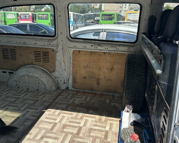 Білий Мерседес Віто, об'ємом двигуна 2.15 л та пробігом 377 тис. км за 7000 $, фото 5 на Automoto.ua
