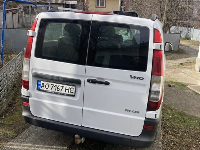 Белый Мерседес Вито, объемом двигателя 2.1 л и пробегом 322 тыс. км за 8000 $, фото 2 на Automoto.ua