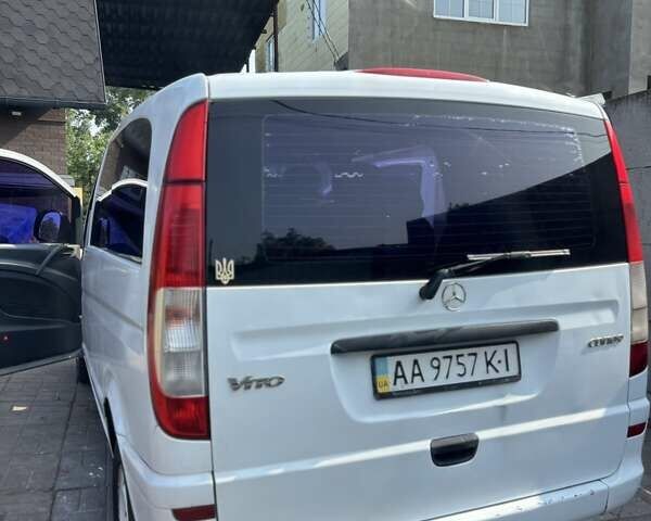 Белый Мерседес Вито, объемом двигателя 2.2 л и пробегом 413 тыс. км за 6400 $, фото 2 на Automoto.ua