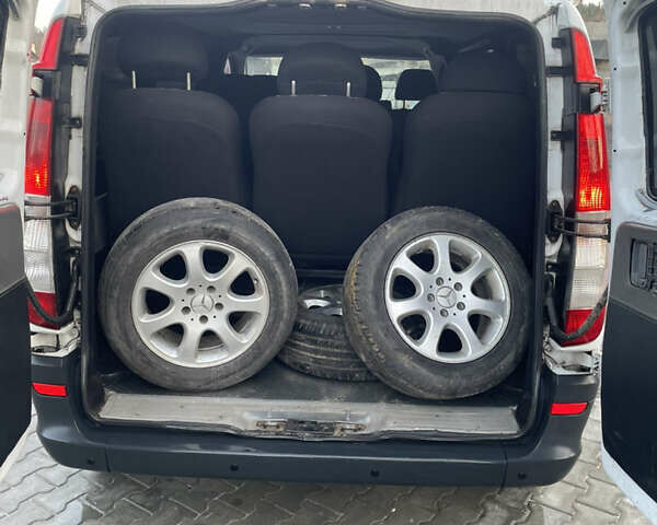 Белый Мерседес Вито, объемом двигателя 2.2 л и пробегом 365 тыс. км за 6350 $, фото 11 на Automoto.ua