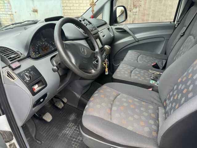 Белый Мерседес Вито, объемом двигателя 2.2 л и пробегом 237 тыс. км за 6800 $, фото 2 на Automoto.ua