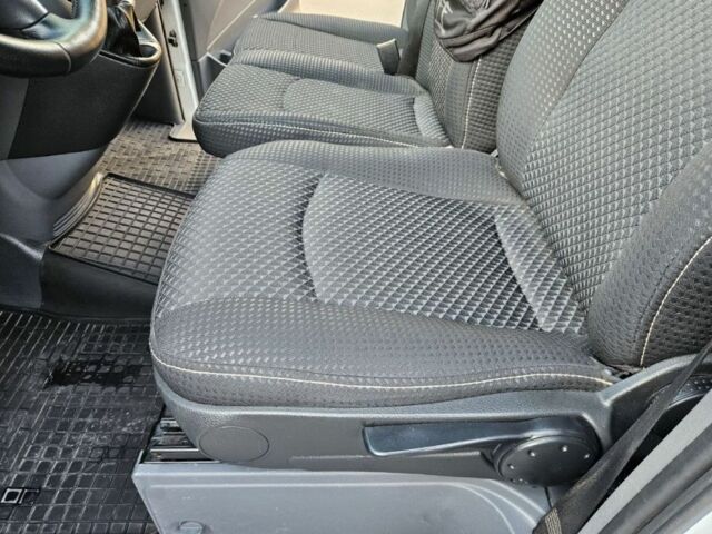 Білий Мерседес Віто, об'ємом двигуна 2.1 л та пробігом 370 тис. км за 7200 $, фото 21 на Automoto.ua