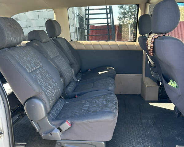 Белый Мерседес Вито, объемом двигателя 2.15 л и пробегом 461 тыс. км за 5700 $, фото 7 на Automoto.ua