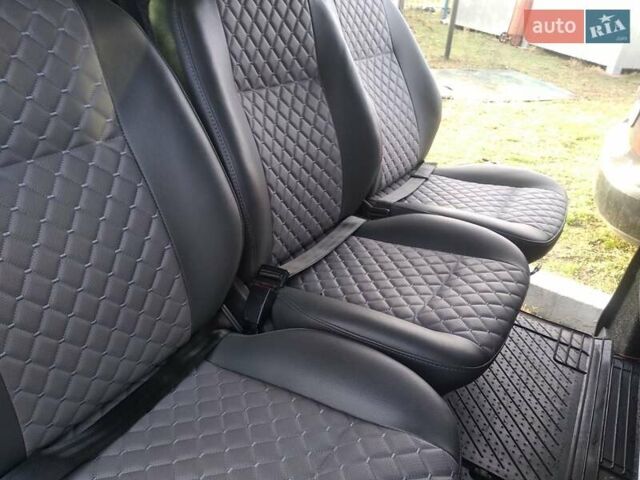 Белый Мерседес Вито, объемом двигателя 2.15 л и пробегом 405 тыс. км за 6800 $, фото 11 на Automoto.ua