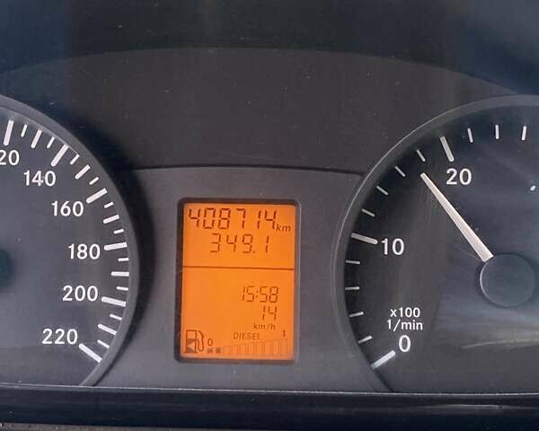 Белый Мерседес Вито, объемом двигателя 2.15 л и пробегом 408 тыс. км за 6200 $, фото 8 на Automoto.ua