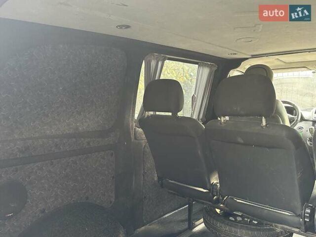 Белый Мерседес Вито, объемом двигателя 2.15 л и пробегом 402 тыс. км за 5700 $, фото 10 на Automoto.ua