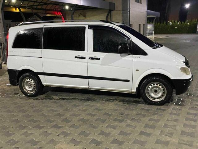 Белый Мерседес Вито, объемом двигателя 2.2 л и пробегом 400 тыс. км за 3999 $, фото 3 на Automoto.ua