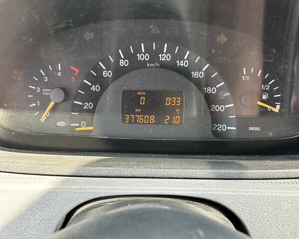 Білий Мерседес Віто, об'ємом двигуна 2.15 л та пробігом 377 тис. км за 7000 $, фото 4 на Automoto.ua