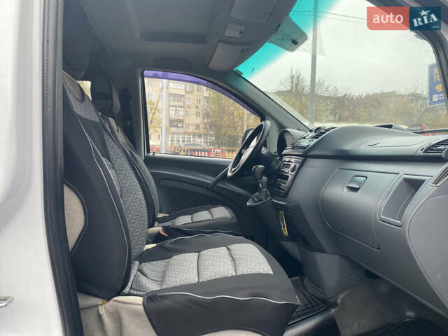 Белый Мерседес Вито, объемом двигателя 2.15 л и пробегом 263 тыс. км за 7499 $, фото 8 на Automoto.ua