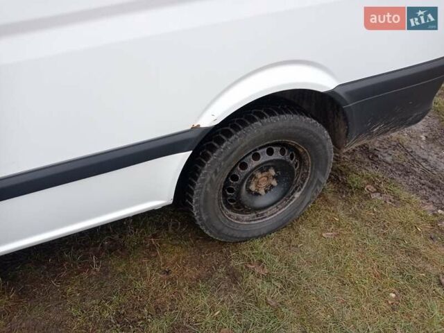 Белый Мерседес Вито, объемом двигателя 2.15 л и пробегом 180 тыс. км за 8000 $, фото 3 на Automoto.ua