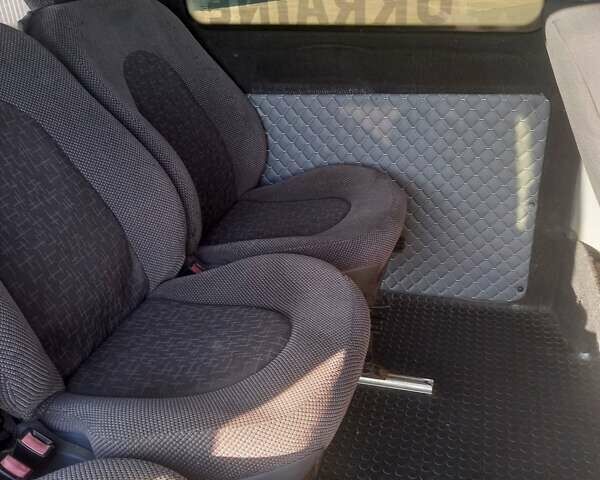 Белый Мерседес Вито, объемом двигателя 2.15 л и пробегом 478 тыс. км за 6600 $, фото 20 на Automoto.ua