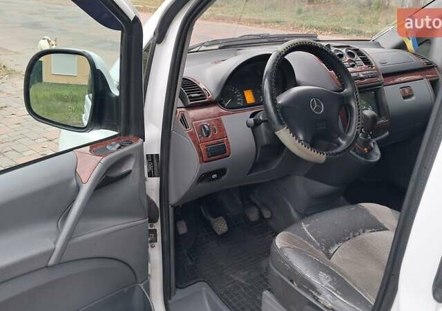 Белый Мерседес Вито, объемом двигателя 2.15 л и пробегом 272 тыс. км за 7600 $, фото 24 на Automoto.ua