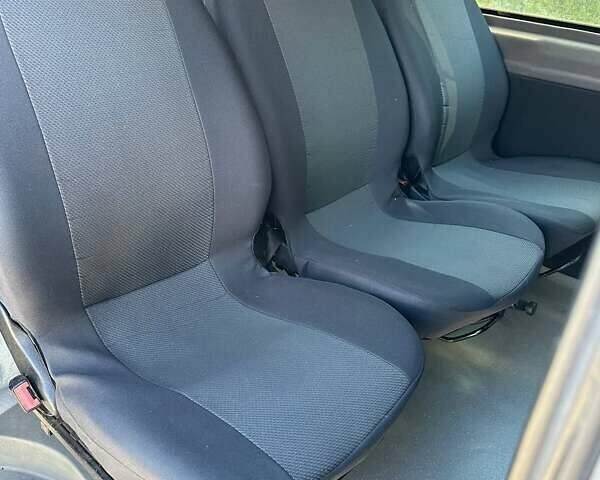 Белый Мерседес Вито, объемом двигателя 2.15 л и пробегом 421 тыс. км за 7200 $, фото 51 на Automoto.ua