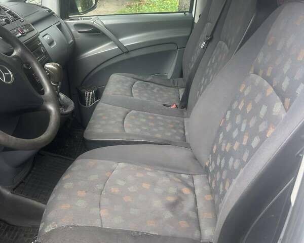 Белый Мерседес Вито, объемом двигателя 2.15 л и пробегом 590 тыс. км за 5500 $, фото 3 на Automoto.ua